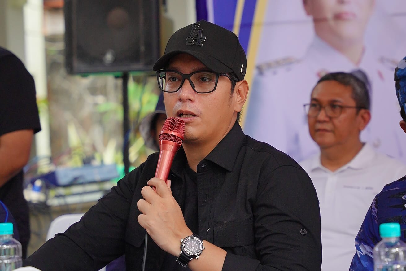 Sapa Warga di Bantaran Sungai Babura, Rico Waas Tegaskan Komitmen Respons Cepat dan Tepat Sasaran