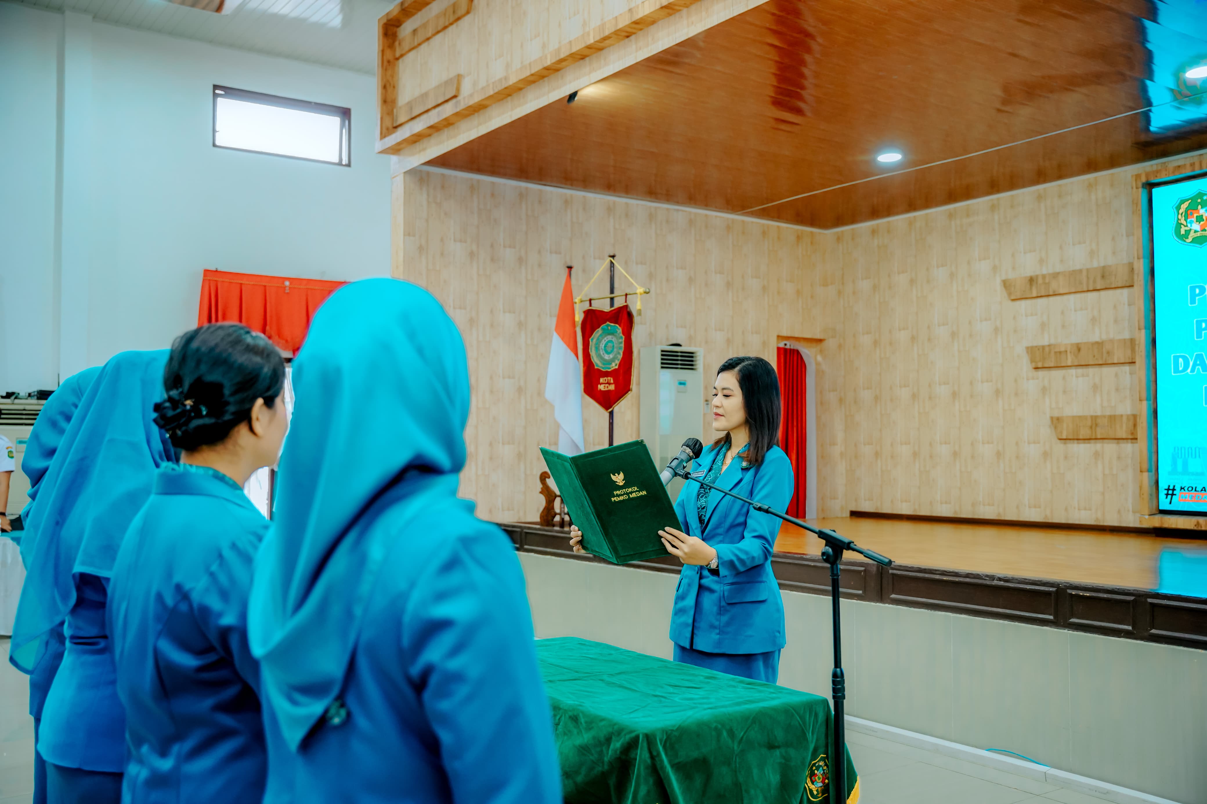 Kahiyang Ayu Lantik 4 Ketua TP PKK  Kecamatan Sekaligus Kukuhkan Jadi Bunda PAUD