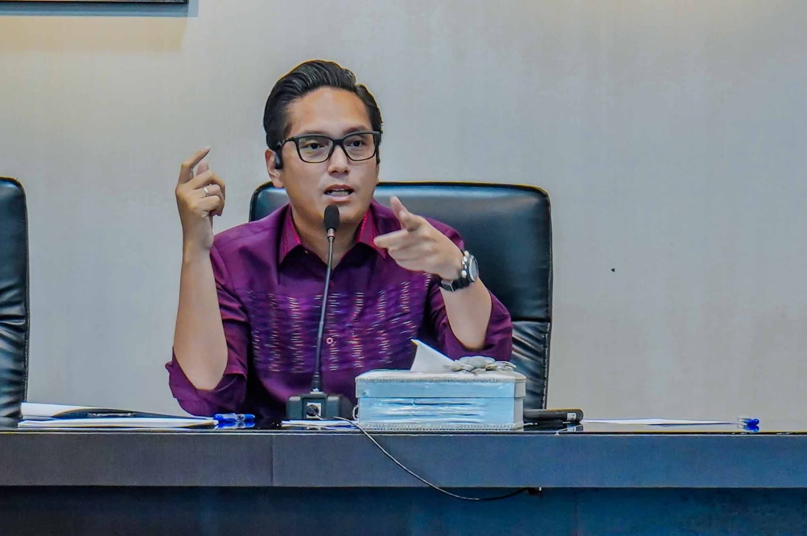 Rico Waas Dorong Digitalisasi, Layanan Ambulans Terintegrasi, Pengurusan KK dan KTP di Kelurahan